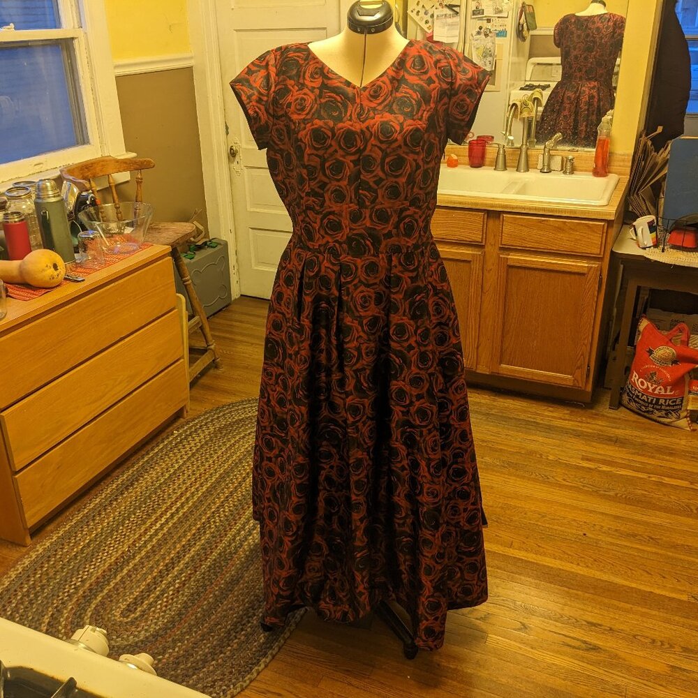 cap-sleeve v-neck rose print maxi dupioni silk dress